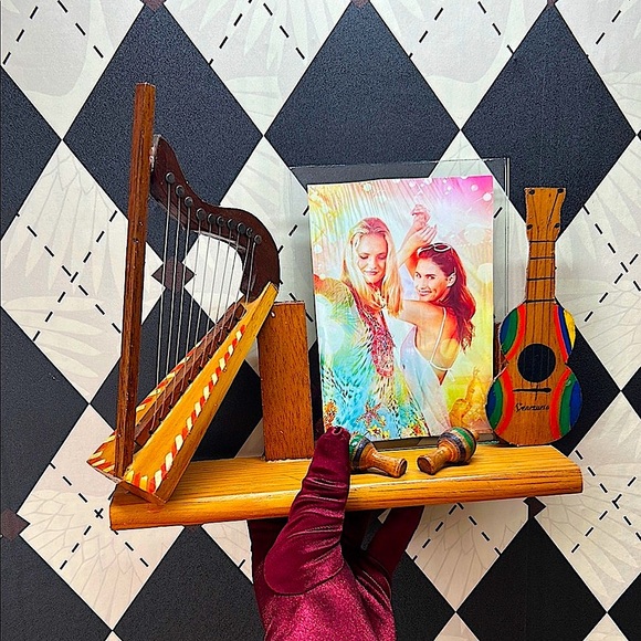 Guitar & Harp Photo Frame - Picture 6 of 7